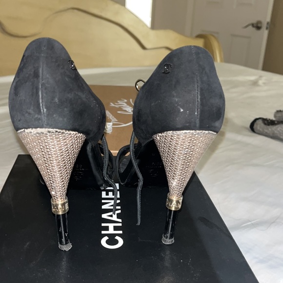 Gently used black chanel heels size 39.5. Comes with original box and duster - Picture 2 of 5